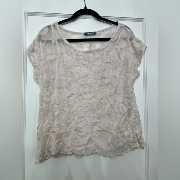 Giulia cream blush embroidered crewneck blouse size medium - Picture 1 of 7
